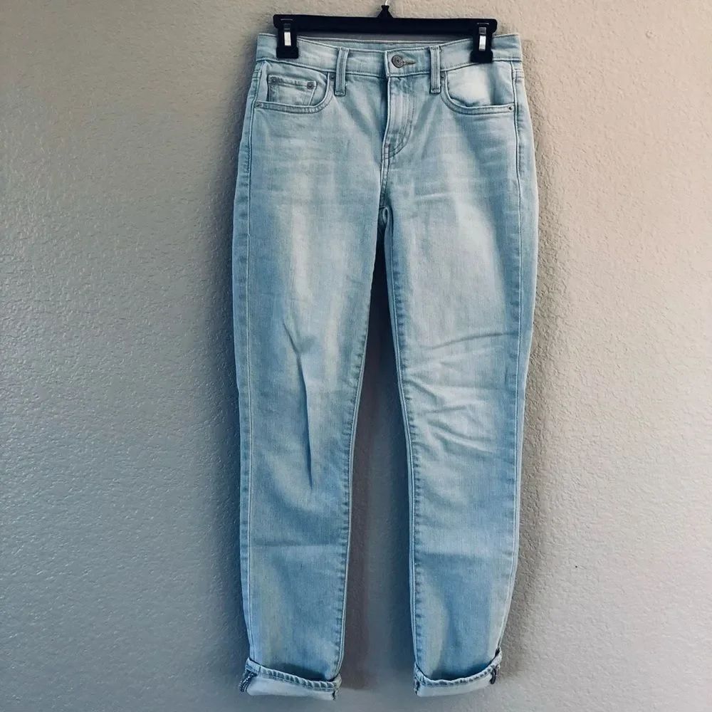 Gap 1969 Light Wash Cropped Jeans 24